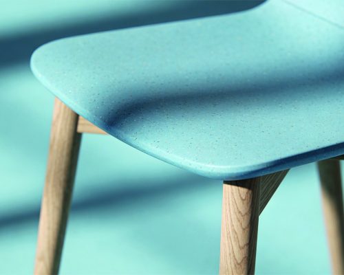 freepik__render-this-chair-in-highest-quality-crisp-focus-v__83911